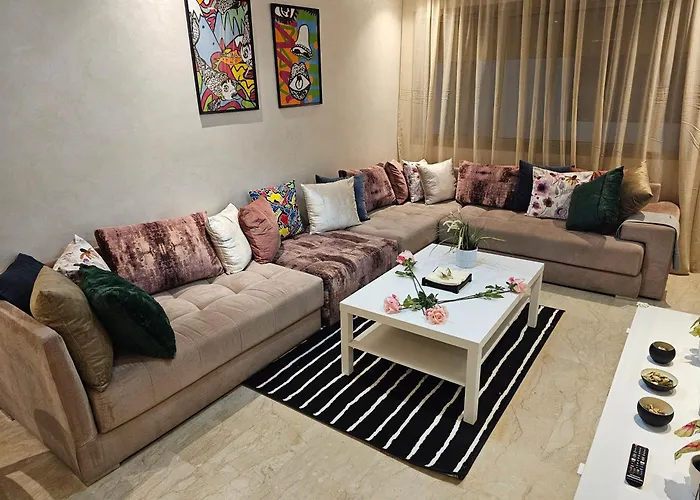 Luxury Living 3 Bedroom Apartment With Garden Terrace And Private Balcony