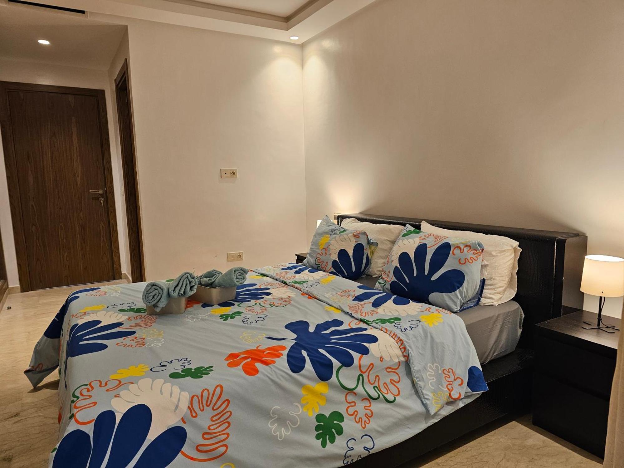 Luxury Living 3 Bedroom With Garden Terrace And Private Balcony